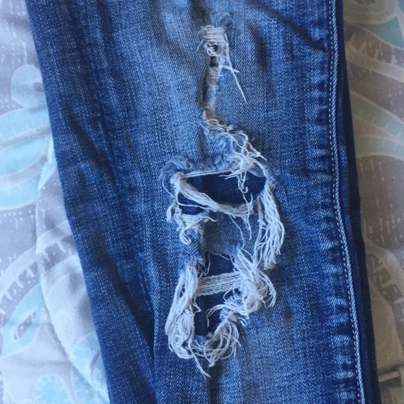 Ripped American Eagle Jeans - Picture 2 of 7